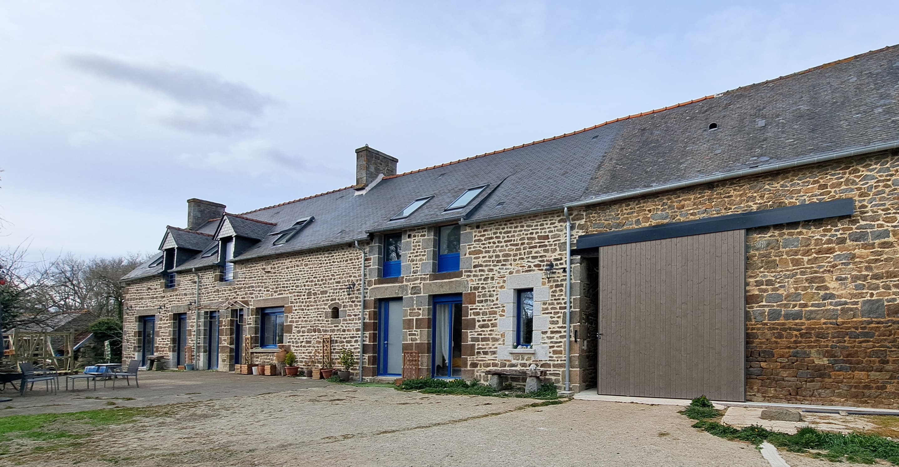 Patrimoine rural réinventé : La longère de Trémeuheuc